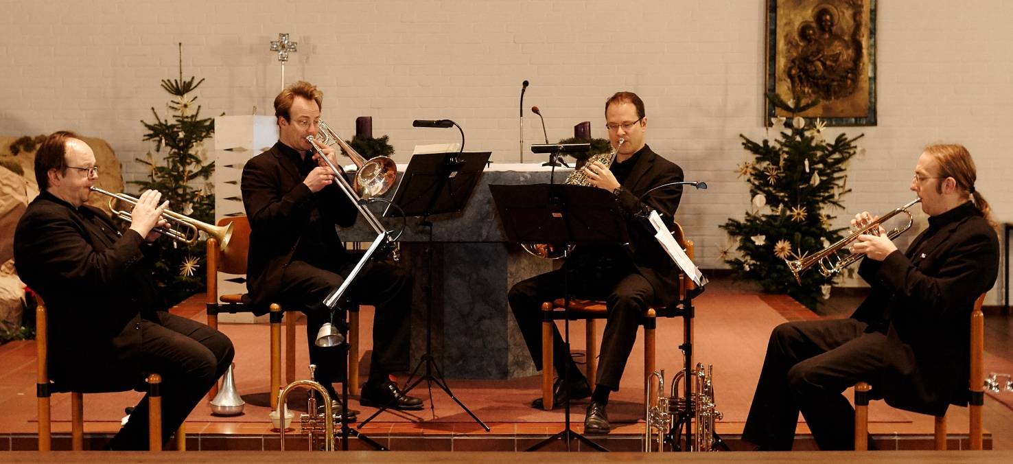  Das Elberfelder Blechbläserquartett Juliacum Brassers in Aktion.  