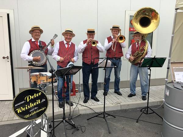 Dixi Tramps auf dem Weihnachtsmarkt