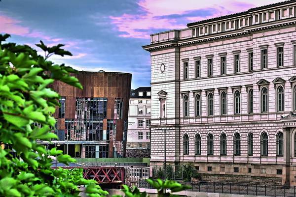  Das Primark-Gebäude und die Bundesbahndirektion. 