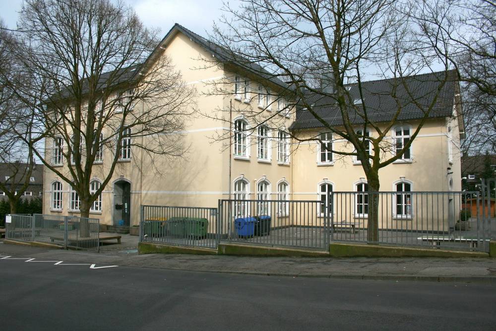  Das Schulgebäude an der Windhorststraße. 