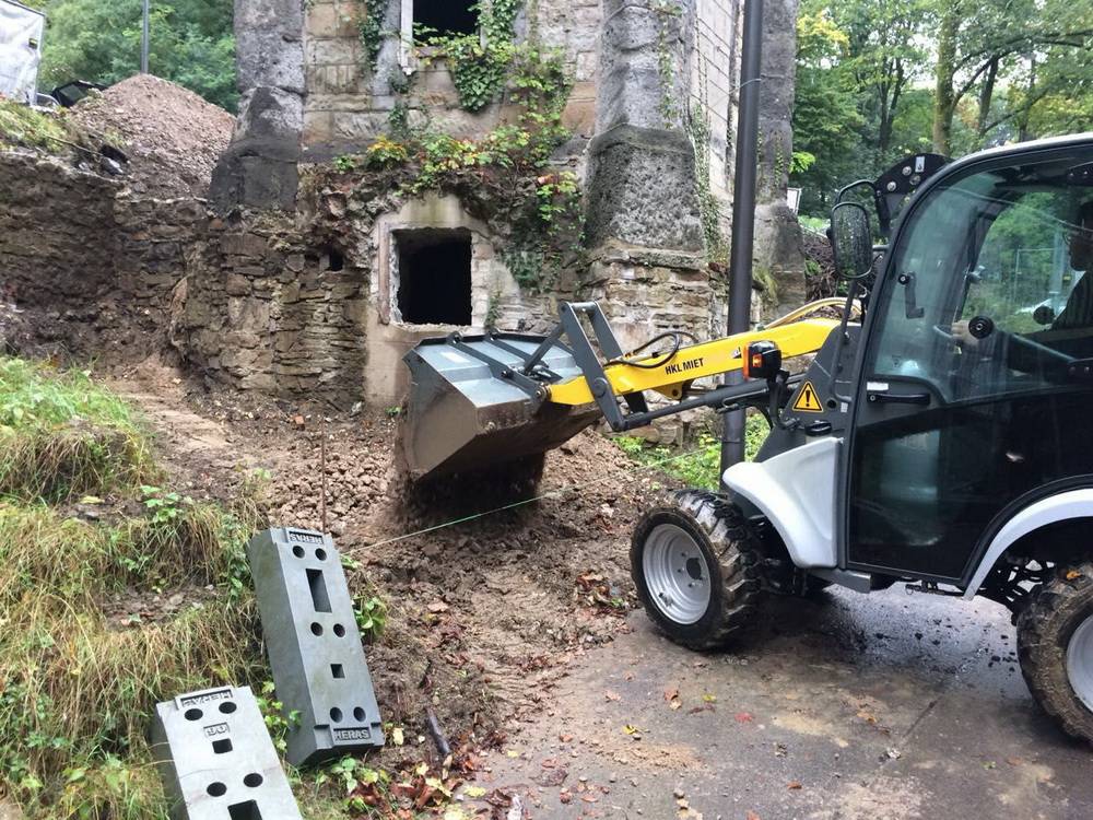  mittlerweile rollen die Bagger am Fuß des Belvedere-Turms. 