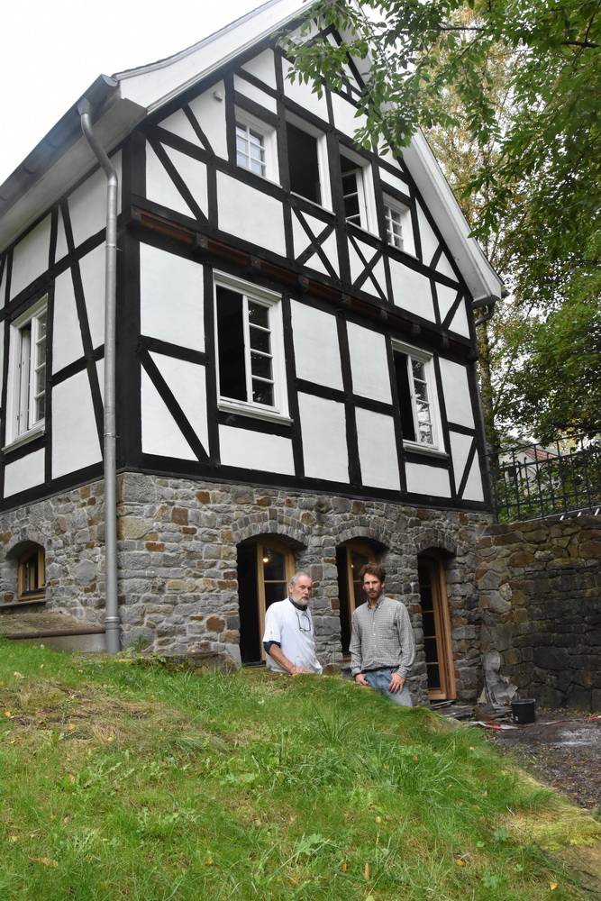  Von außen fast nicht zu erkennen sind die Schäden, die durch den Kupferklau in dem Aufbau des historischen Fachwerkhauses von Rolf und Manuel Löckmann entstanden sind. 