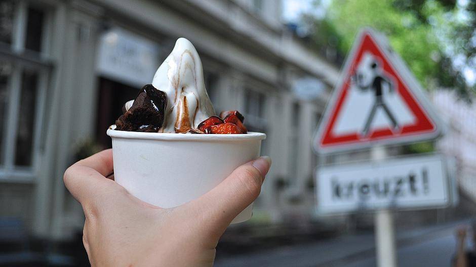 Wenn es so hochsommerlich wie heute ist darf ein Eis nicht fehlen Meins habe ich im...