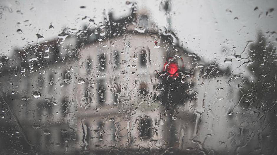 Das was Wuppertal ebenfalls für mich ausmacht ist das Wetter. In dem Lied "Stimme der...