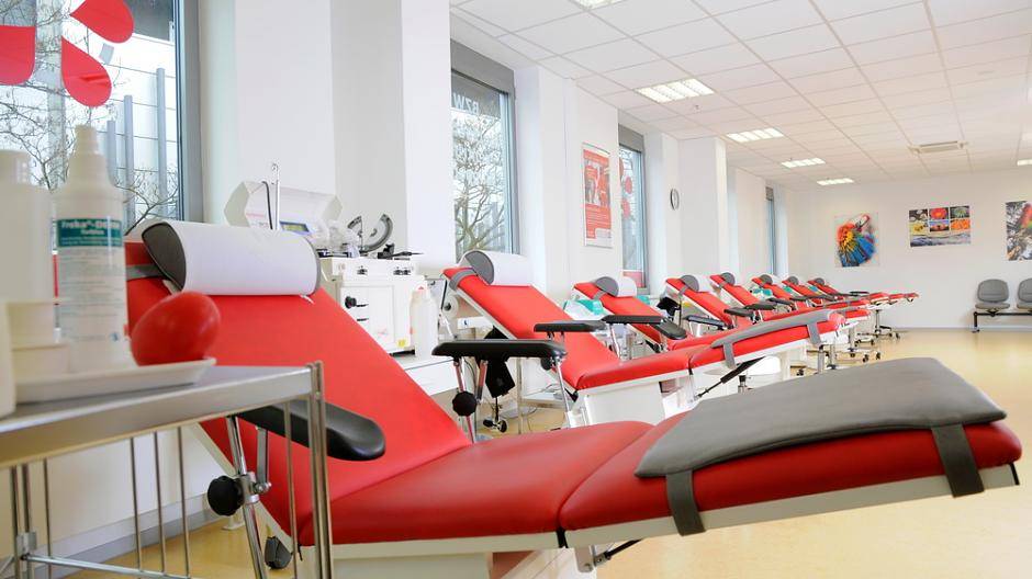 Für Spender stehen stets ausreichend Liegen...