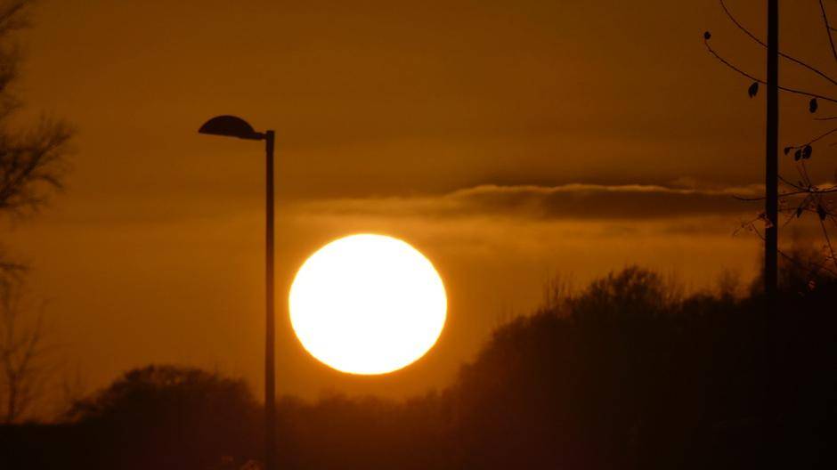 Sonnenuntergang an der Wuppertaler Nordbahntrasse - Foto von Frank...