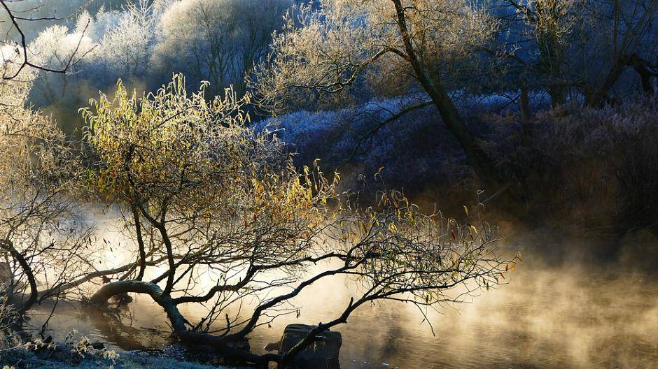 Klirrend kalte Wupper mit Dampf - Foto von Achim...