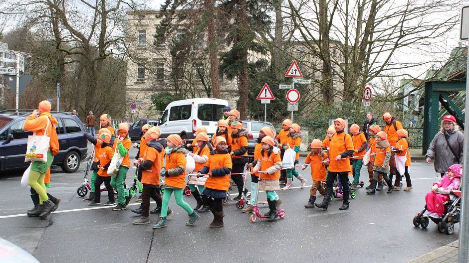 Auch Schulen beteiligten...