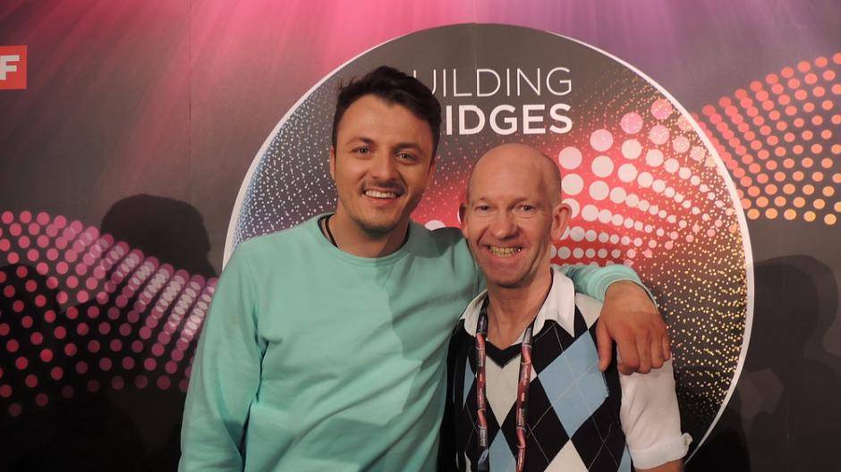 Was für ein sympathischer Sänger ist Daniel Kajmakoski! Er vertritt F.Y.R. Mazedonien...