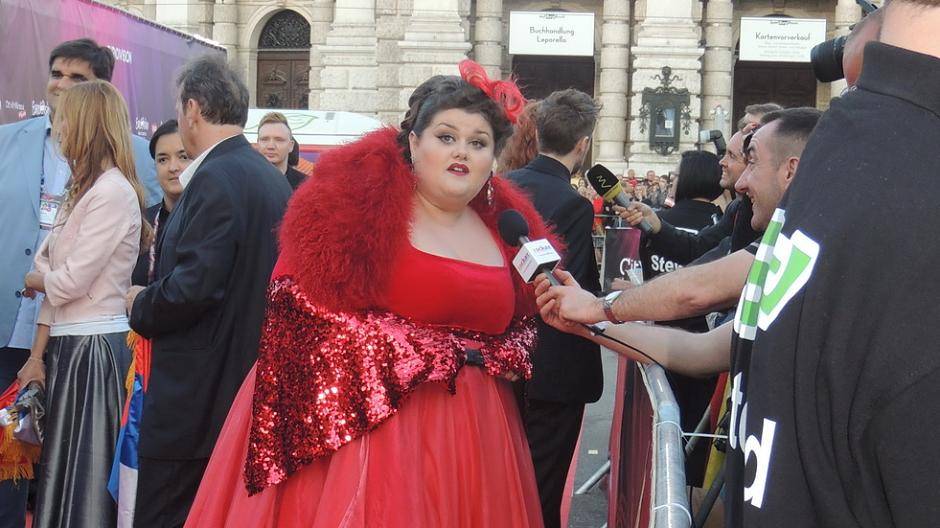 Here I am! Ja, sieht sie nicht göttlich aus, diese Bojana Stamenov aus Serbien. Ich...