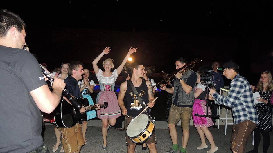 Meine große Freude hatte ich an der Live-Musik-Einlage der Gruppe "Powerkryner". Mit...