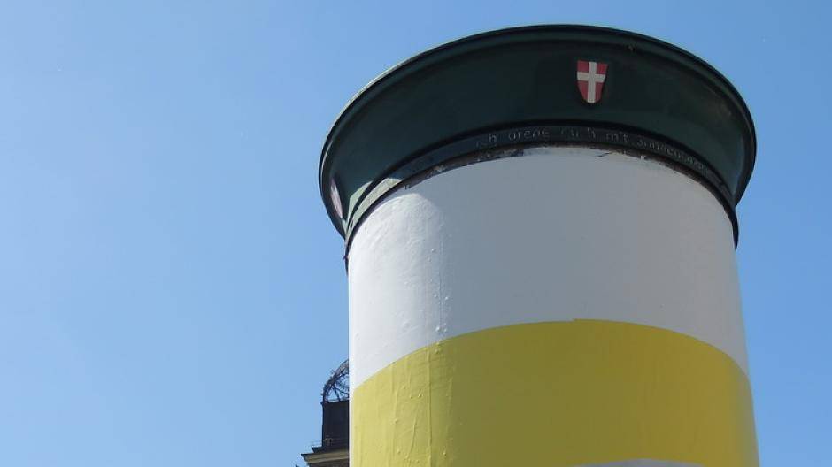 Auf dem Weg zur Stadthalle direkt fällt mir die Säule mit der Punktevergabe auf:...