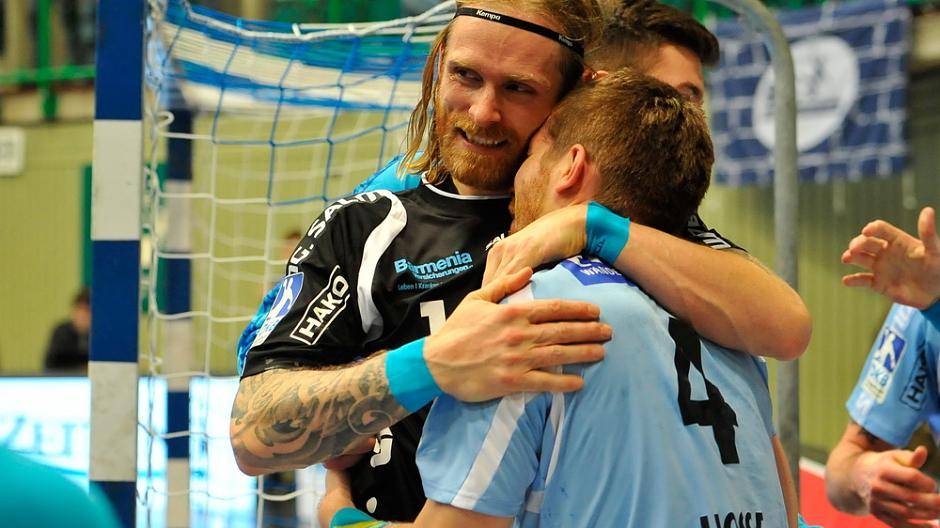 Gustavsson herzt Matchwinner...