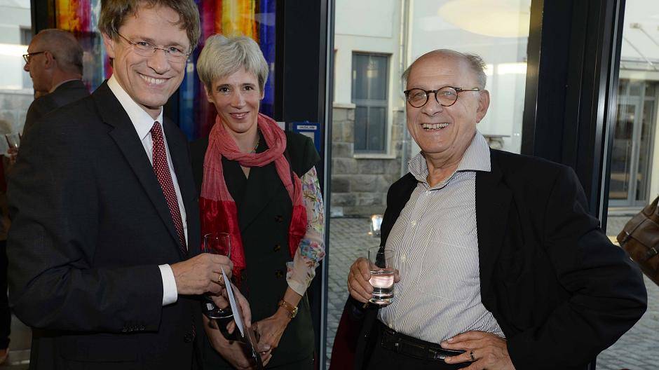 Der ehemalige Generalintendant Gerd-Leo Kuck mit Uni-Prorektor Michael Scheffel und...