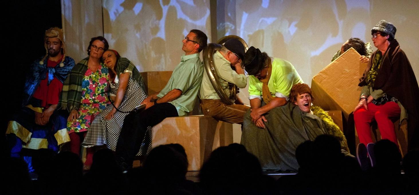  Das Team der Barmer Küchenoper ist traurig: Im März läuft die vorerst letzte Folge der Seifenoper. 