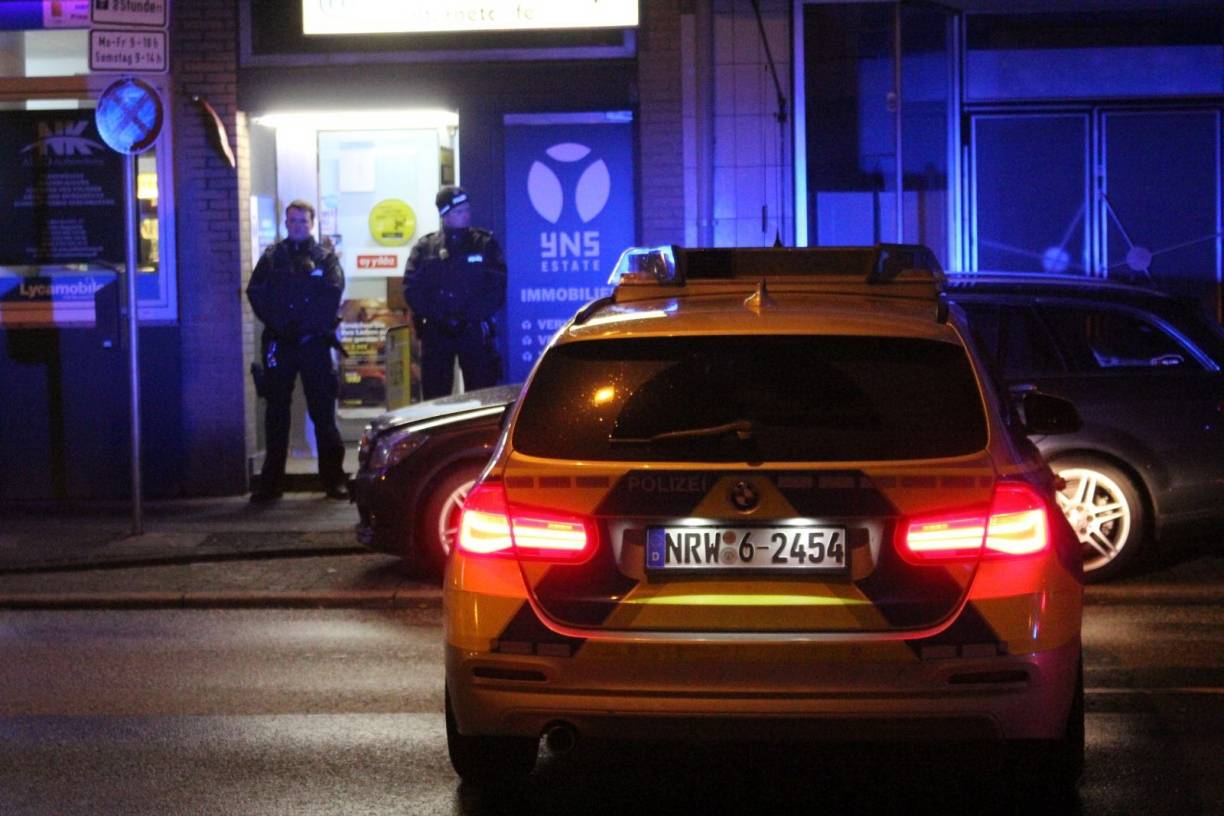 SEK-Einsatz in Internetcafé - zahlreiche Festnahmen