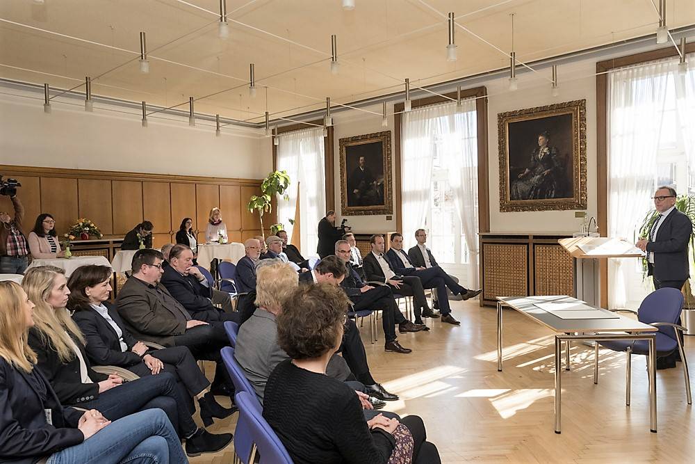  Die Feierstunde im Rathaus. 