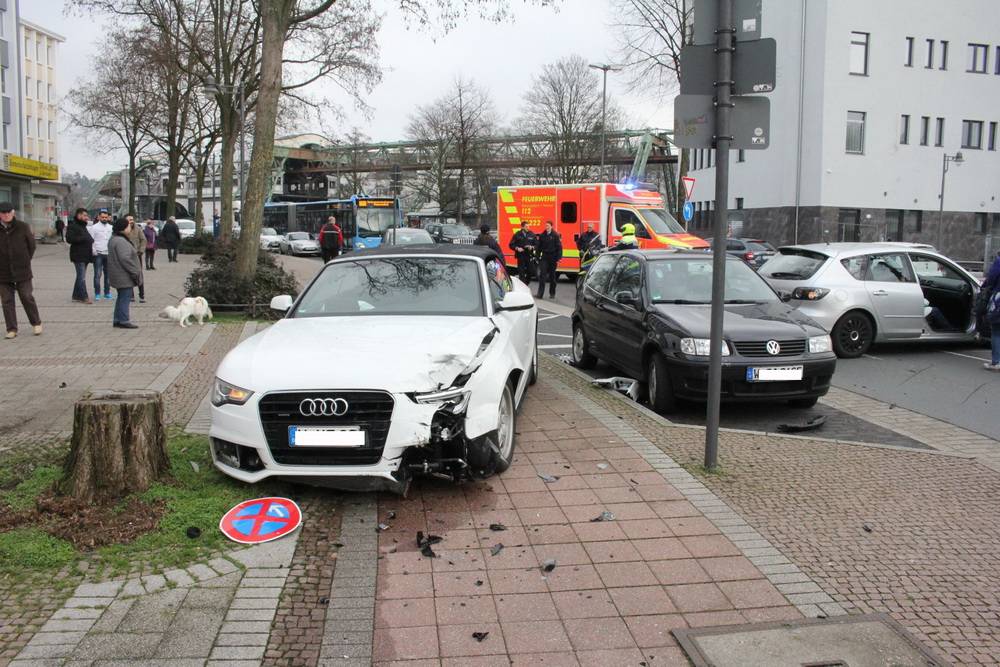 B7: Langer Stau nach Kollision