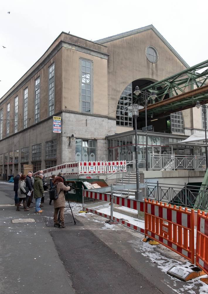  An der Rückseite des Schwebebahnhofes möchten die WSW einen Gastro-Anziehungspunkt etablieren, das ganze Gebäude wird rundum saniert. 