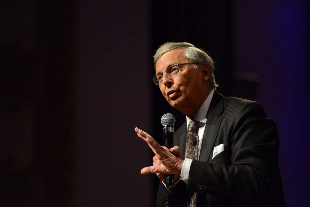  Wolfgang Bosbach bei seiner Rede in Wuppertal. 