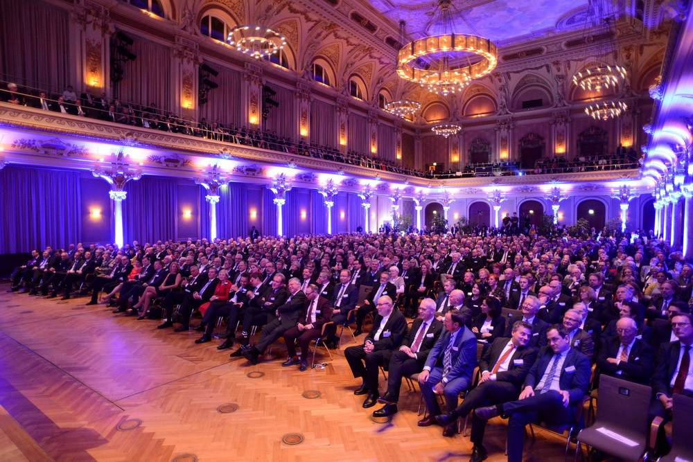  Die Wuppertaler Stadthalle war bis auf den letzten Platz gefüllt. 