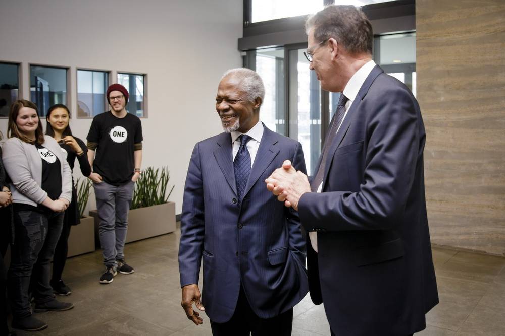 Gespräch über Armut mit Kofi Annan