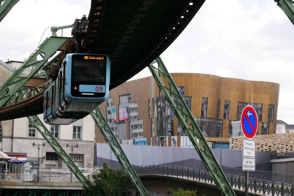  Die Schwebebahn am Döppersberg. 
