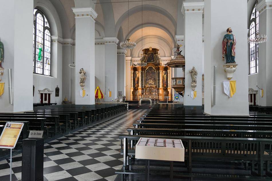  Die Laurentiuskirche von Innen. Dort findet Auftakt und Ende des 24-Stunden-Gebetsmarathon statt.  