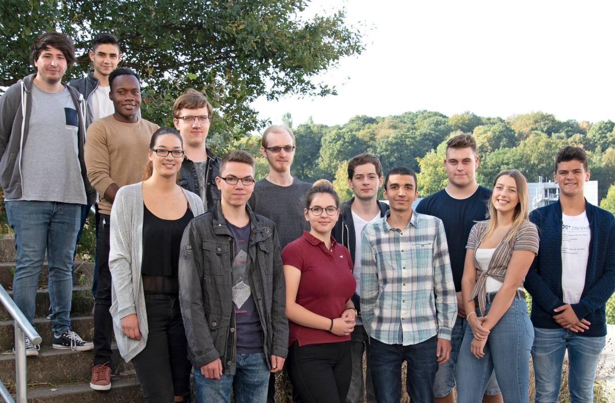 Neue Azubis an der Bergischen Uni