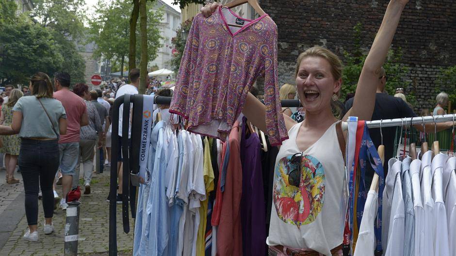 Zehntausende im Luisenviertel