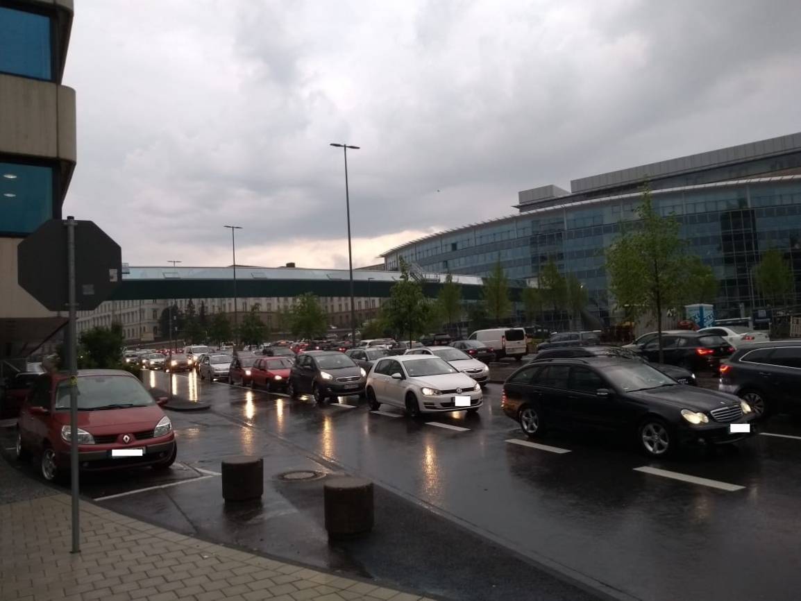 Der Verkehr kam auf vielen Strecken zum...