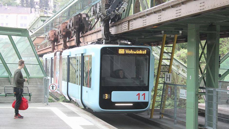 Schwebebahn-Bohlen kokelten