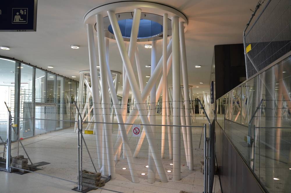  Im Bahnhofsinneren sollen Mitte Mai die ersten Geschäfte ausgebaut werden. 