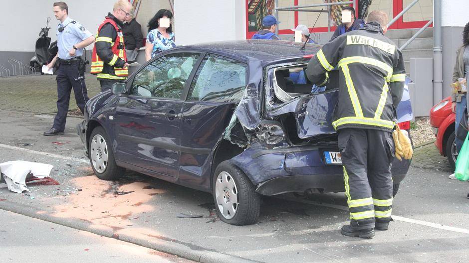 Unfall mit drei Autos