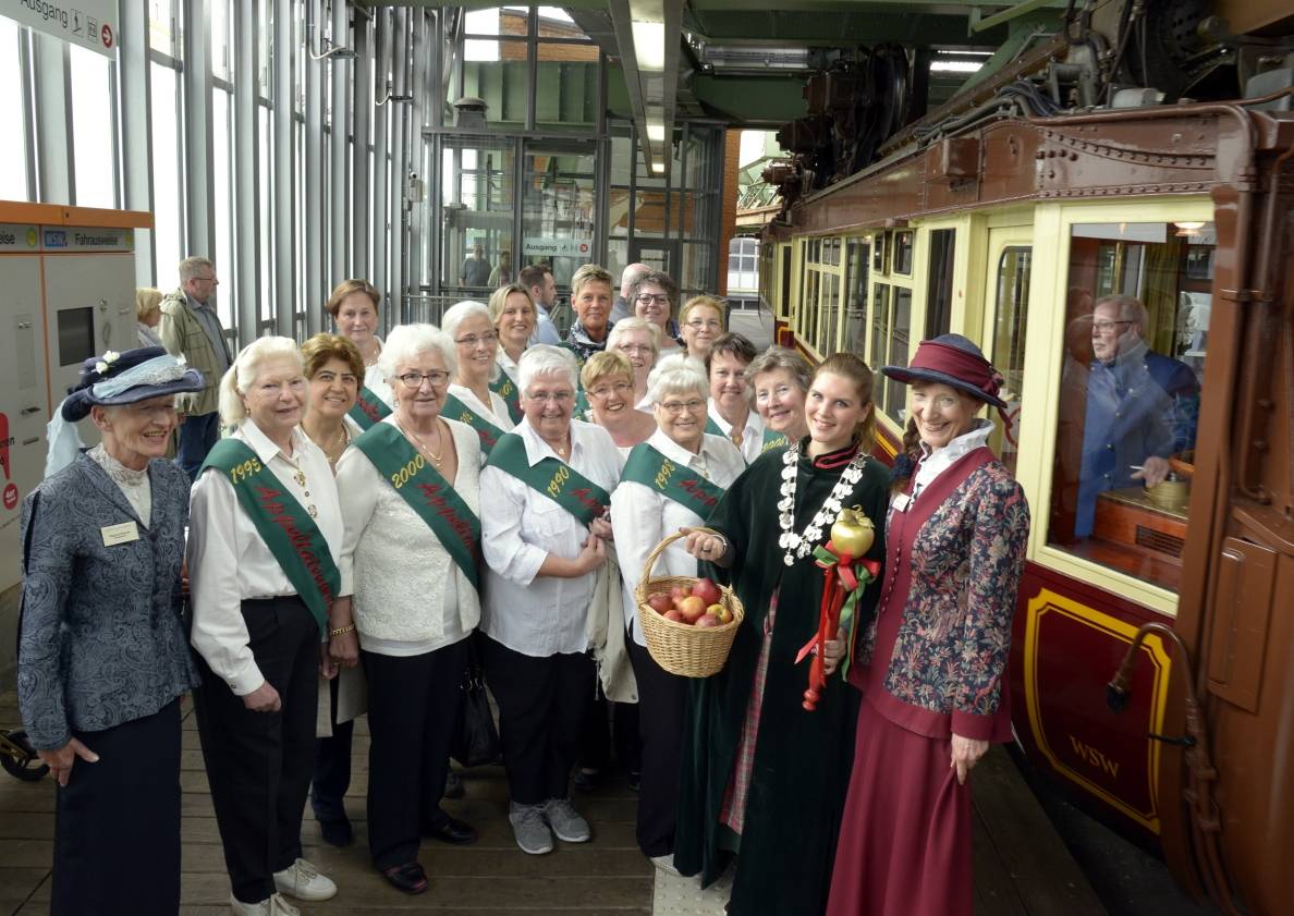 Königinnen schweben übers Tal