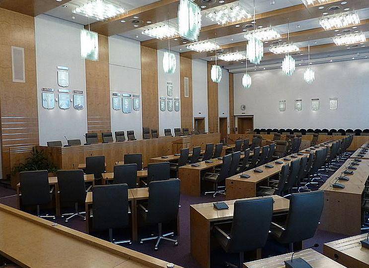  Der Ratssaal im Rathaus.  