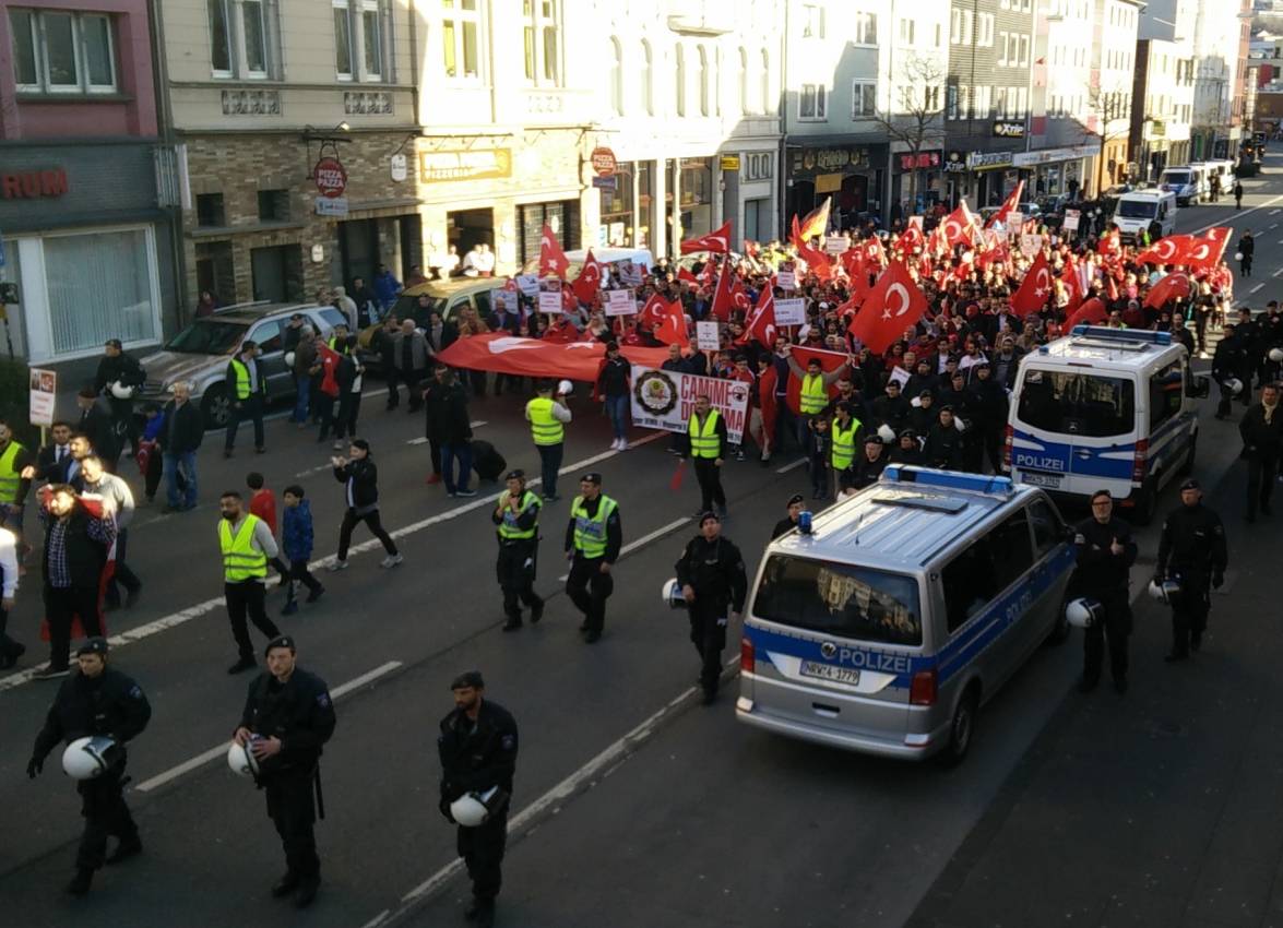  Die Polizei war mit einem Großaufgebot vertreten. 