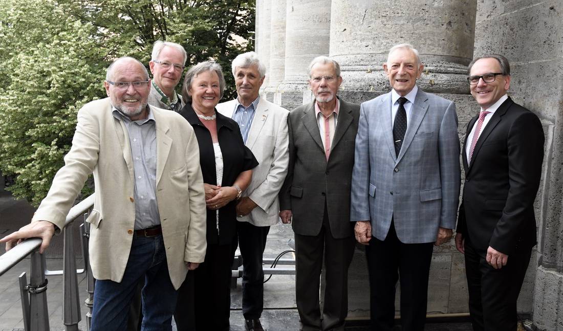 Skurrile WM-Arena und ein Freundschaftsjubiläum