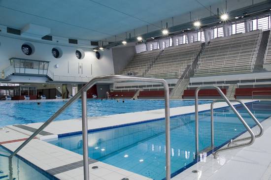  Die Schwimmoper auf dem Johannisberg. 