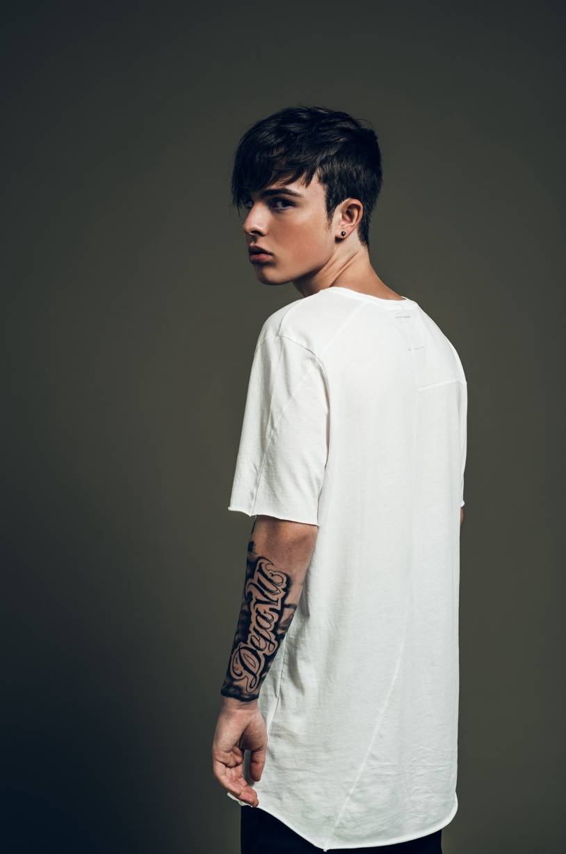  Im Sommer wird Mike Singer auf zahlreichen Festivals zu sehen sein; im Oktober folgt seine bisher größte Live Tour.  