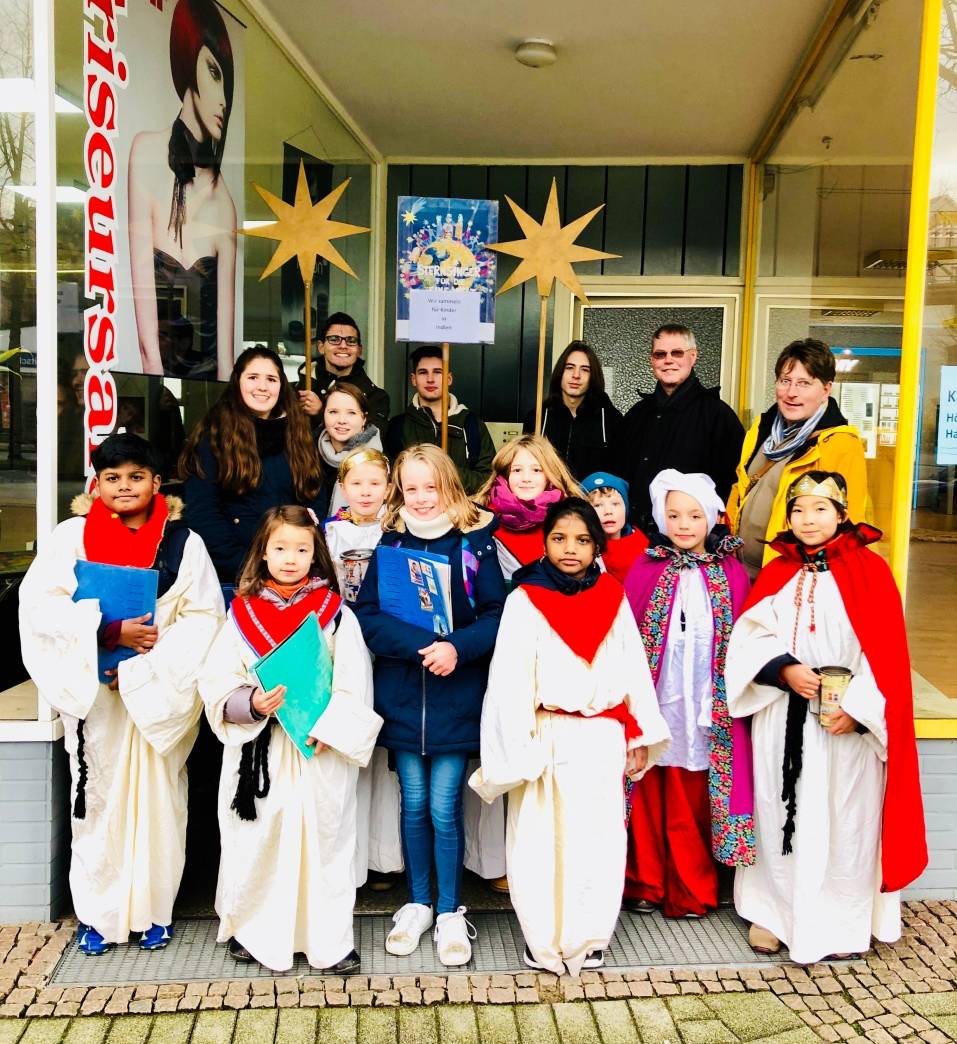  Die Sternsinger von St. Antonius sind in Barmen unterwegs.  