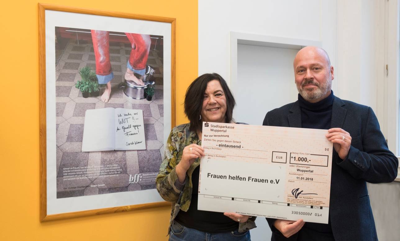  Von dem Geld soll eine Überwachungskamera angeschafft werden.  