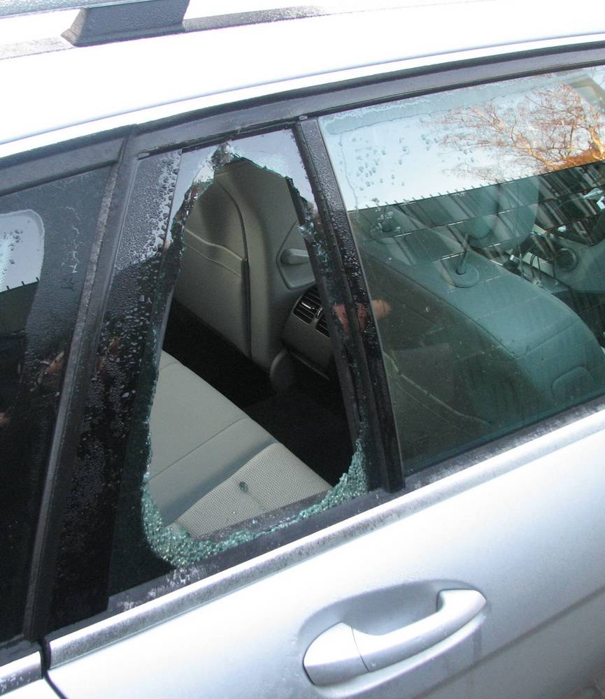 Mehrere Autos in Cronenberg aufgebrochen