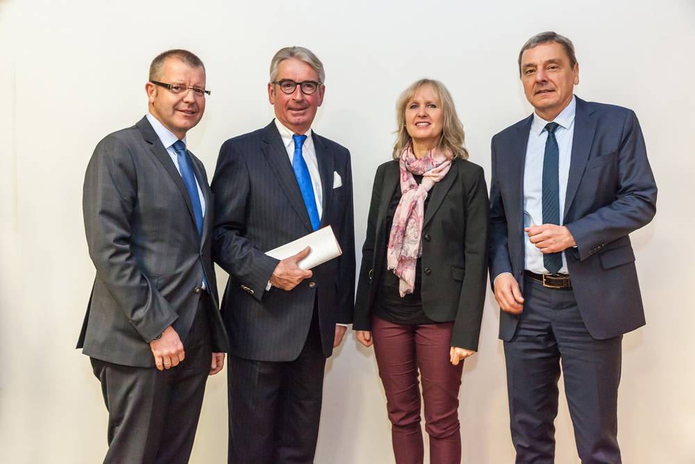  Der wiedergewählte Vorstand des Vereins der Freunde und Förderer der Wuppertaler Junior Uni (v.l.): Jochen Braun, Dr. h.c. Peter H. Vaupel, Prof. Dr. Gela Preisfeld und Peter Krämer. 