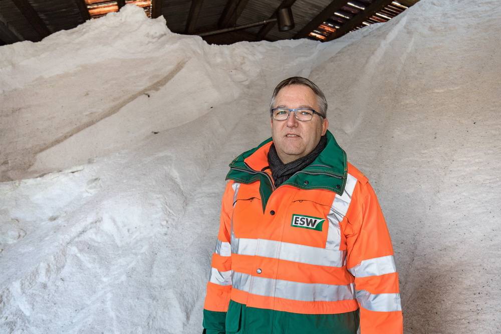  Carsten Melech vor dem (noch) riesigen Wuppertaler Salzberg. 