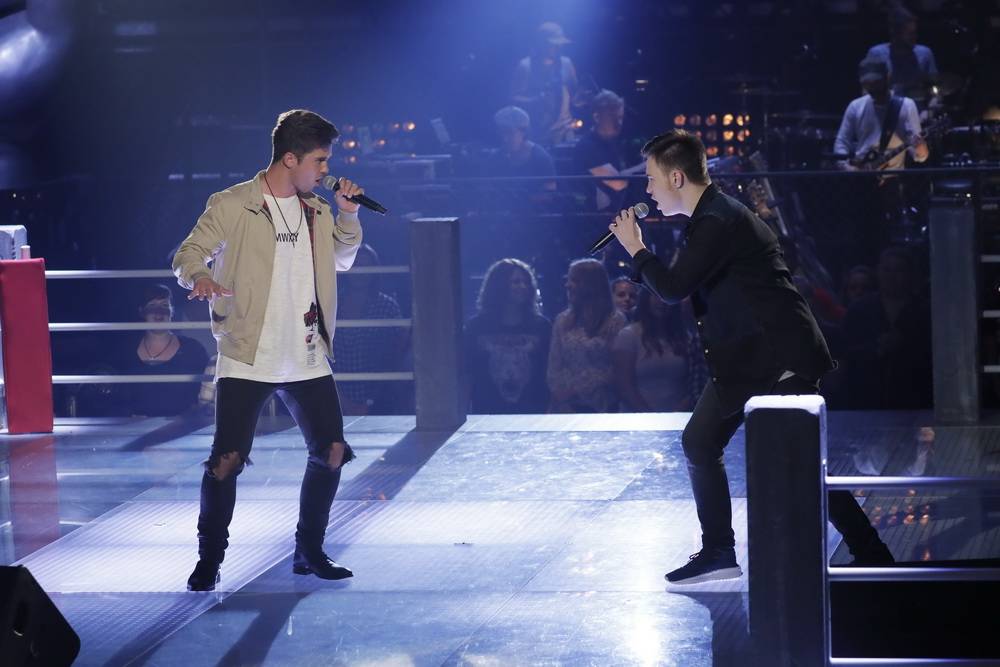  Michael Kutscha (li.) auf der "Voice"-Bühne. 