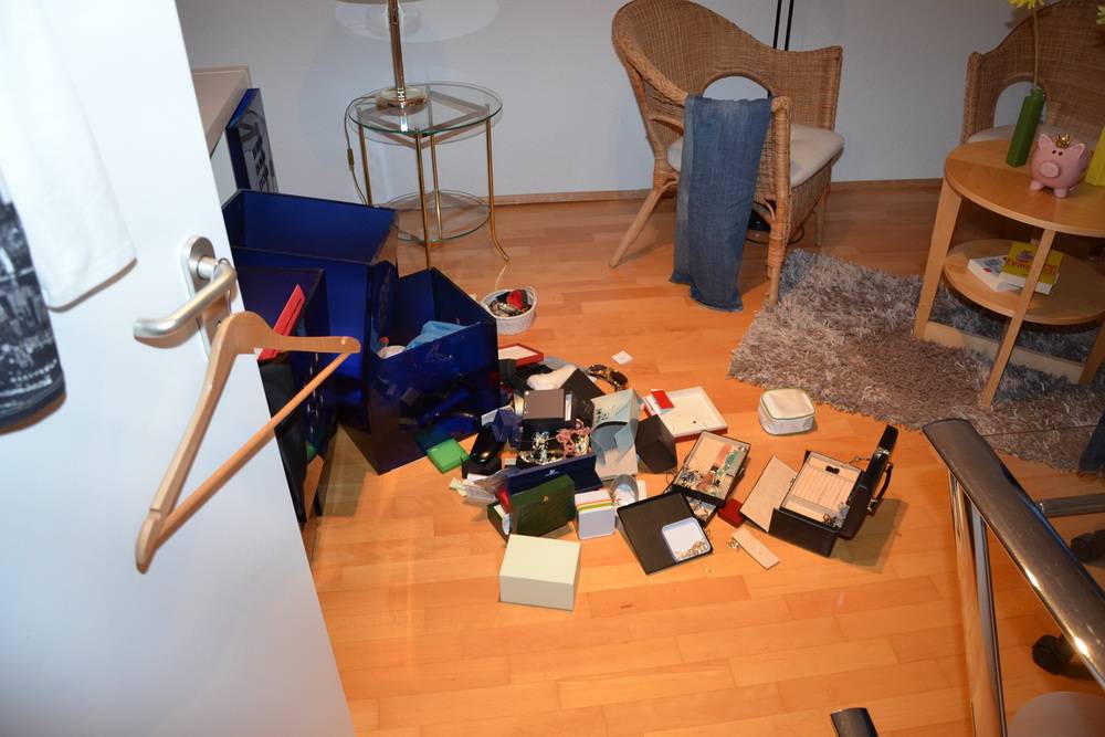 Stereoboxen und Kinderlaptop gestohlen