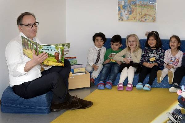  Andreas Mucke liest aus dem Buch "Der Grüffelo".  