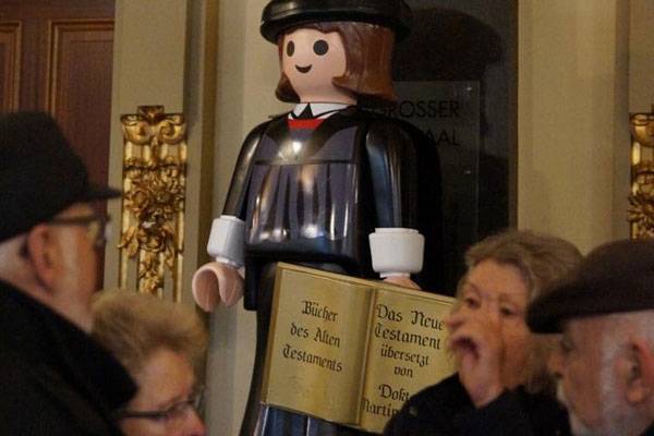  Luther - einmal anders. 