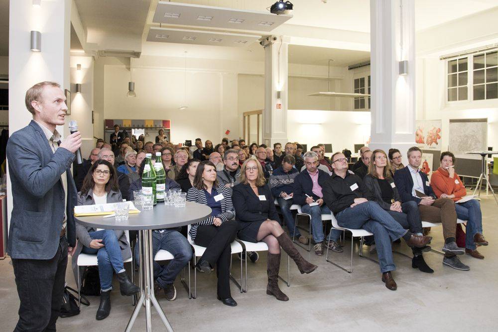  Gut besucht war das Eigentümerforum, organisiert von der Stadt Wuppertal, dem VierZwoZwo Quartierbüro und dem Büro für Quartierentwicklung in Oberbarmen.  